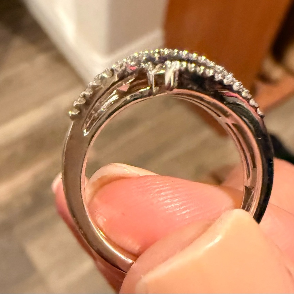 Sterling Silver Ring with Crystals - Picture 3 of 5